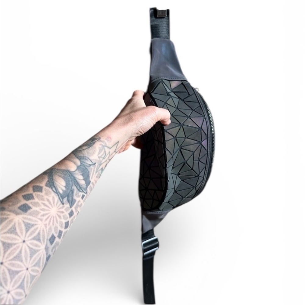 Geometric design Crossbody or Fanny Pack Rave Bag - light reflective - Picture 3 of 3